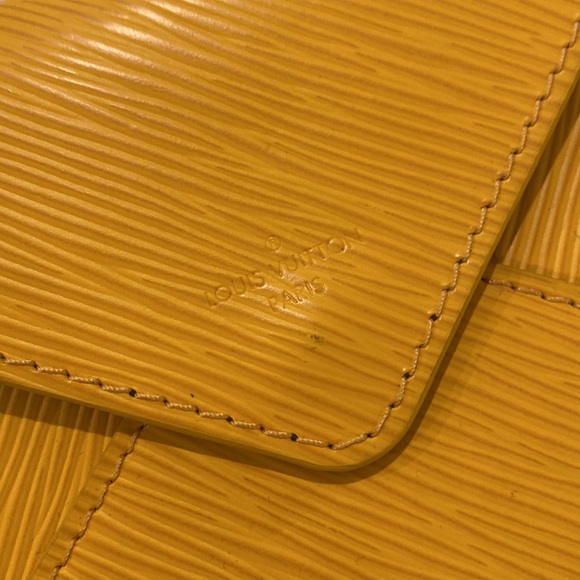 Louis Vuitton Epi Kirigami Pochette in Yellow - Picture 3 of 6